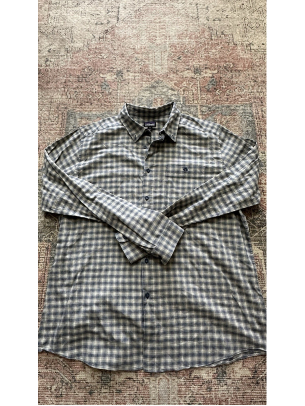 Patagonia Mens XL Blue Gray Plaid Long Sleeve Button Down Organic Cotton Shirt